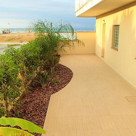 Apartamentos Voramar Castelldefels Exteriör bild