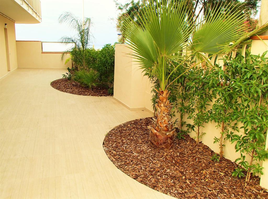 Apartamentos Voramar Castelldefels Exteriör bild