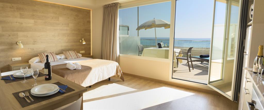 Apartamentos Voramar Castelldefels Exteriör bild