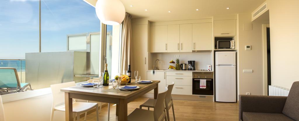 Apartamentos Voramar Castelldefels Exteriör bild