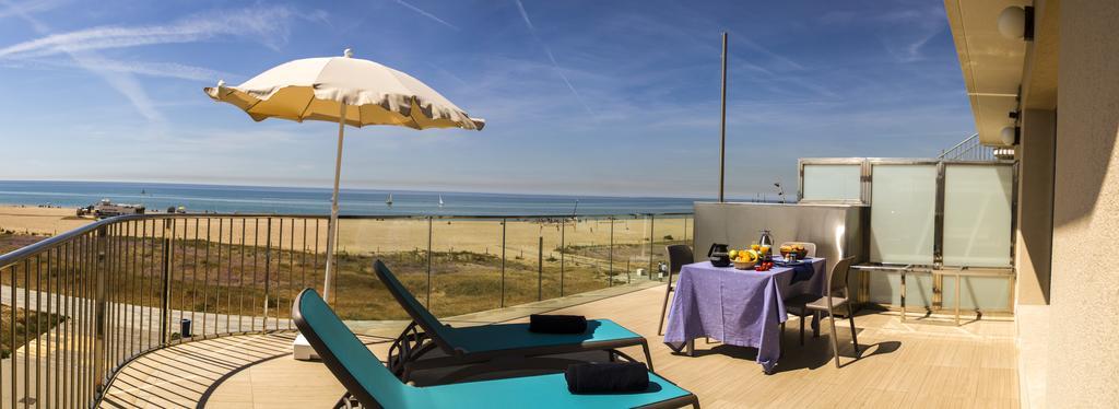 Apartamentos Voramar Castelldefels Exteriör bild